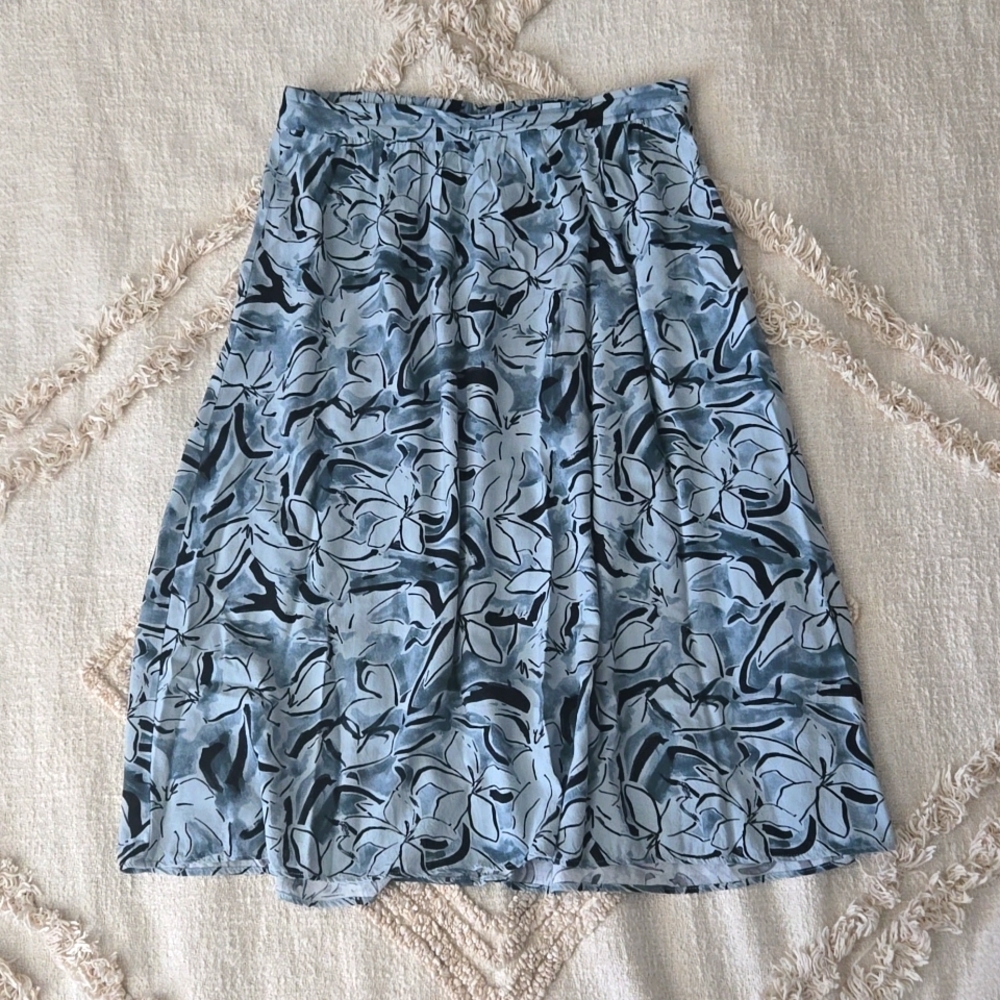Nine West skirt✨️Moving end of January 2025!Must go✨